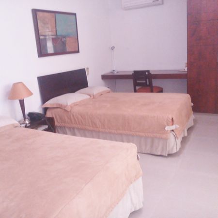 Hotel Cuarta Avenida Cali Bagian luar foto