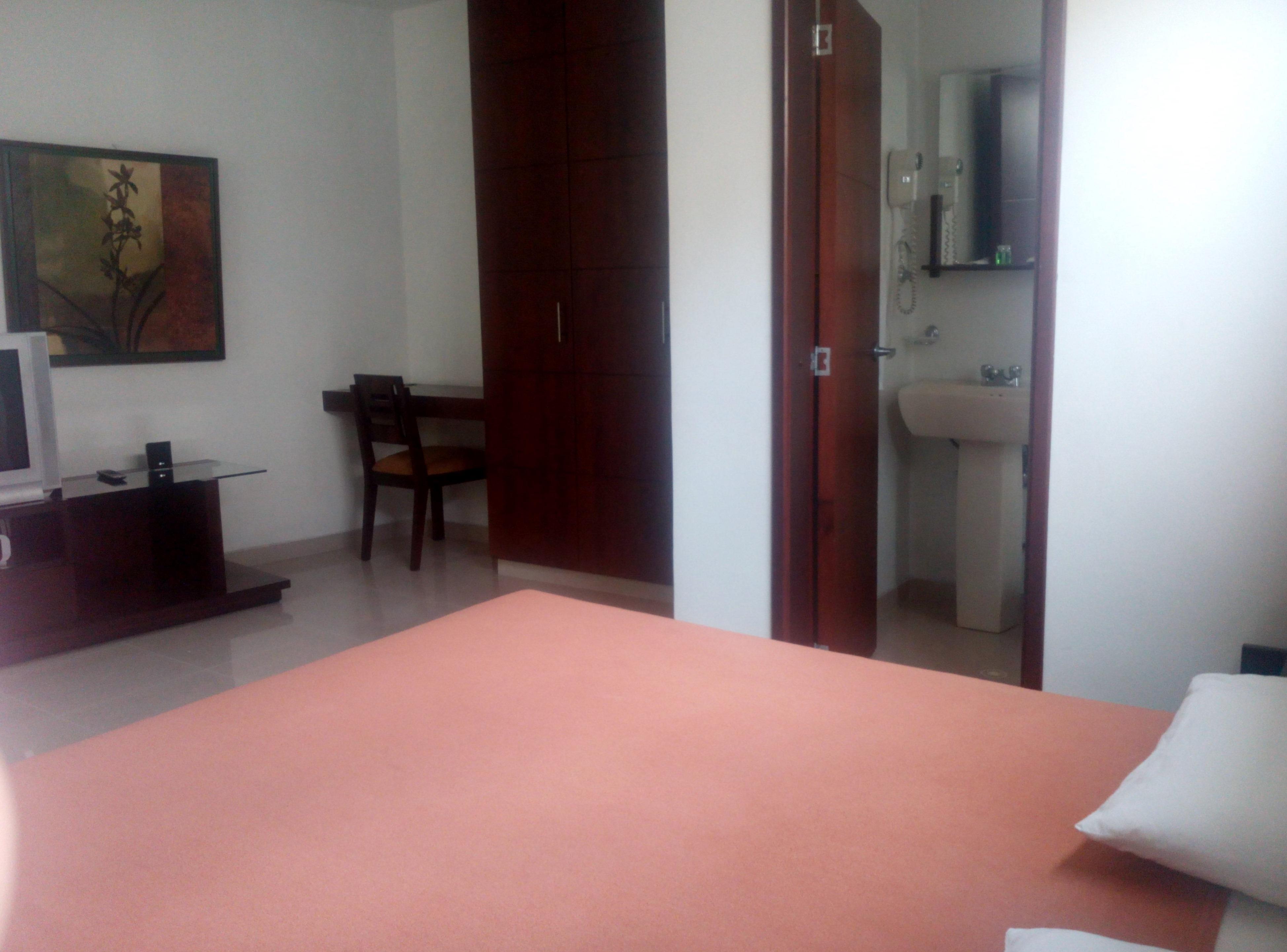 Hotel Cuarta Avenida Cali Bagian luar foto