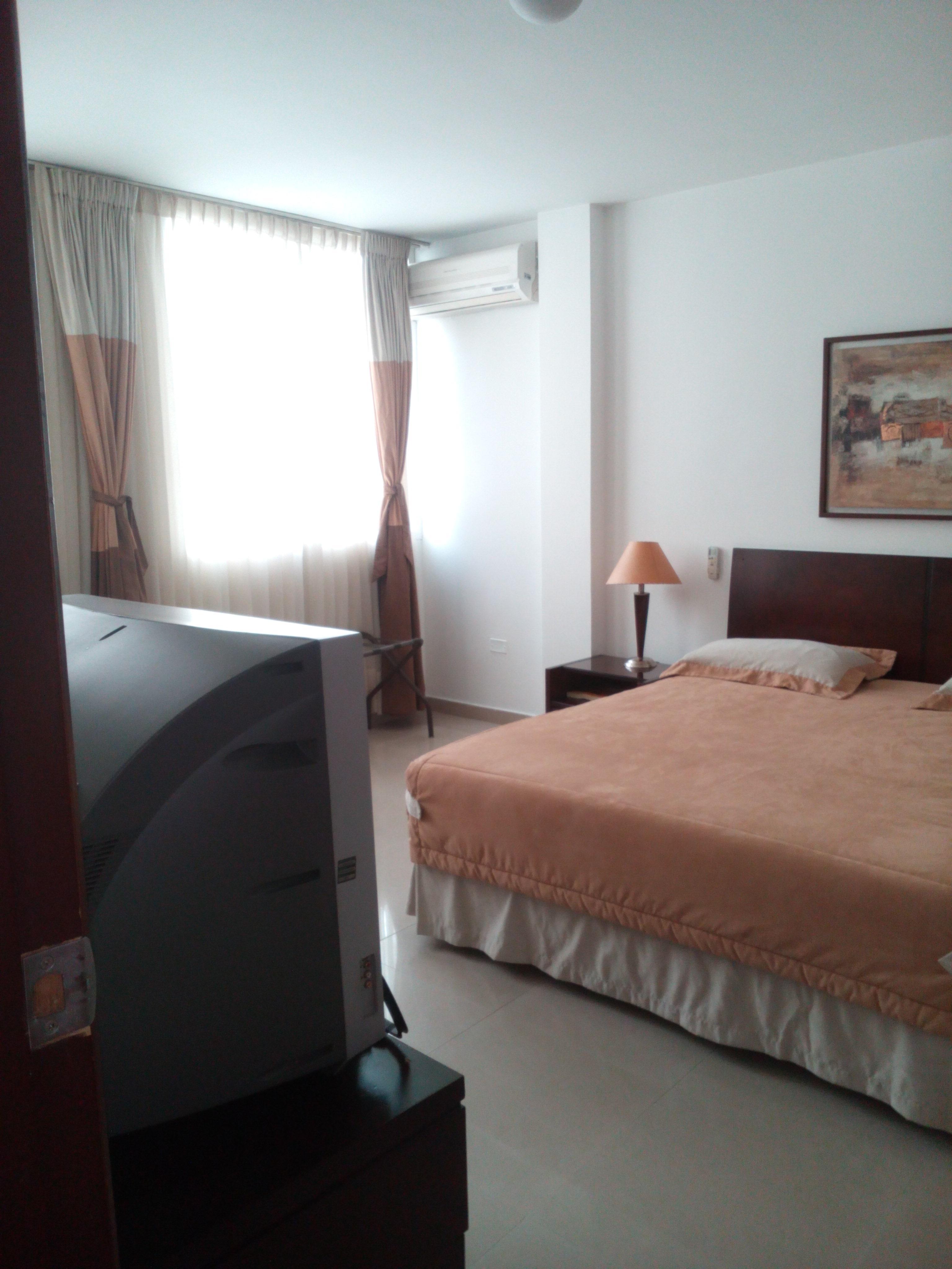 Hotel Cuarta Avenida Cali Bagian luar foto