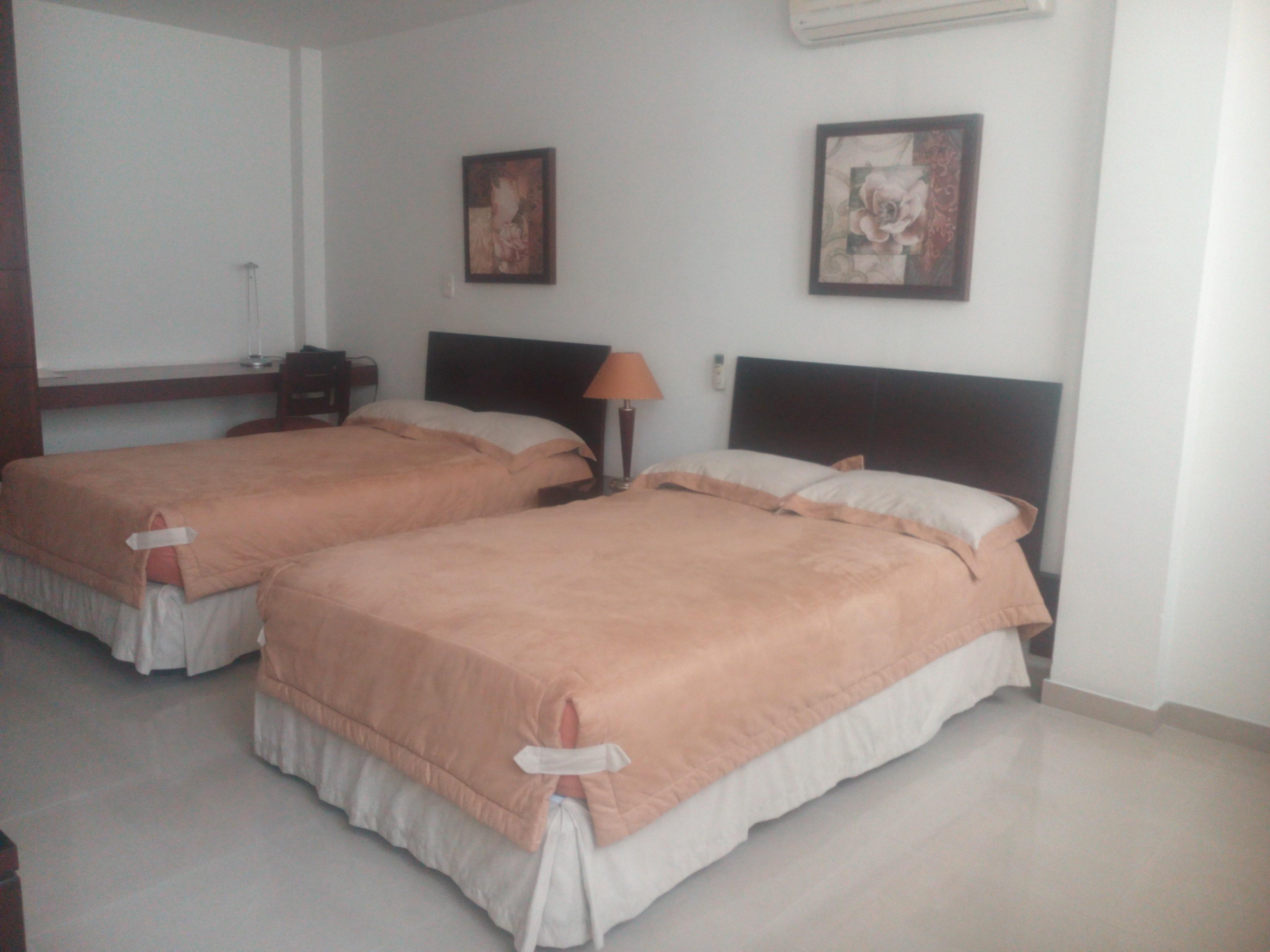 Hotel Cuarta Avenida Cali Bagian luar foto