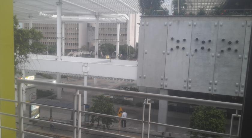Hotel Cuarta Avenida Cali Bagian luar foto