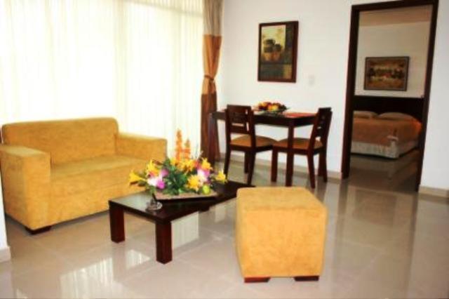 Hotel Cuarta Avenida Cali Bagian luar foto