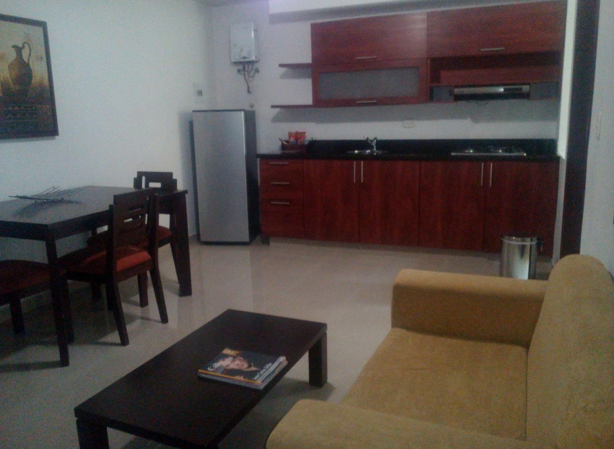 Hotel Cuarta Avenida Cali Bagian luar foto