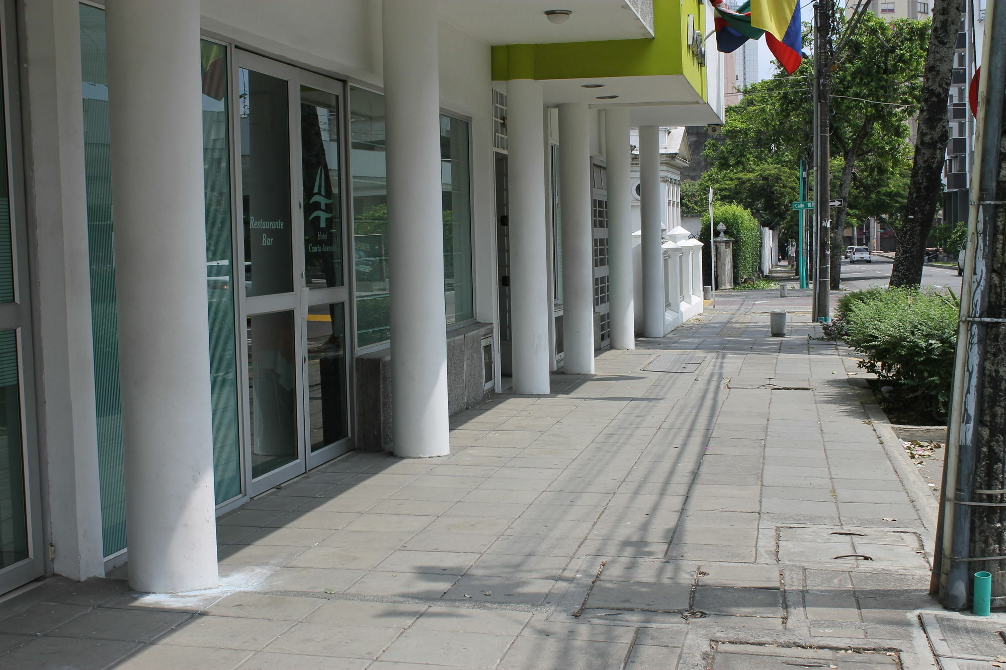 Hotel Cuarta Avenida Cali Bagian luar foto
